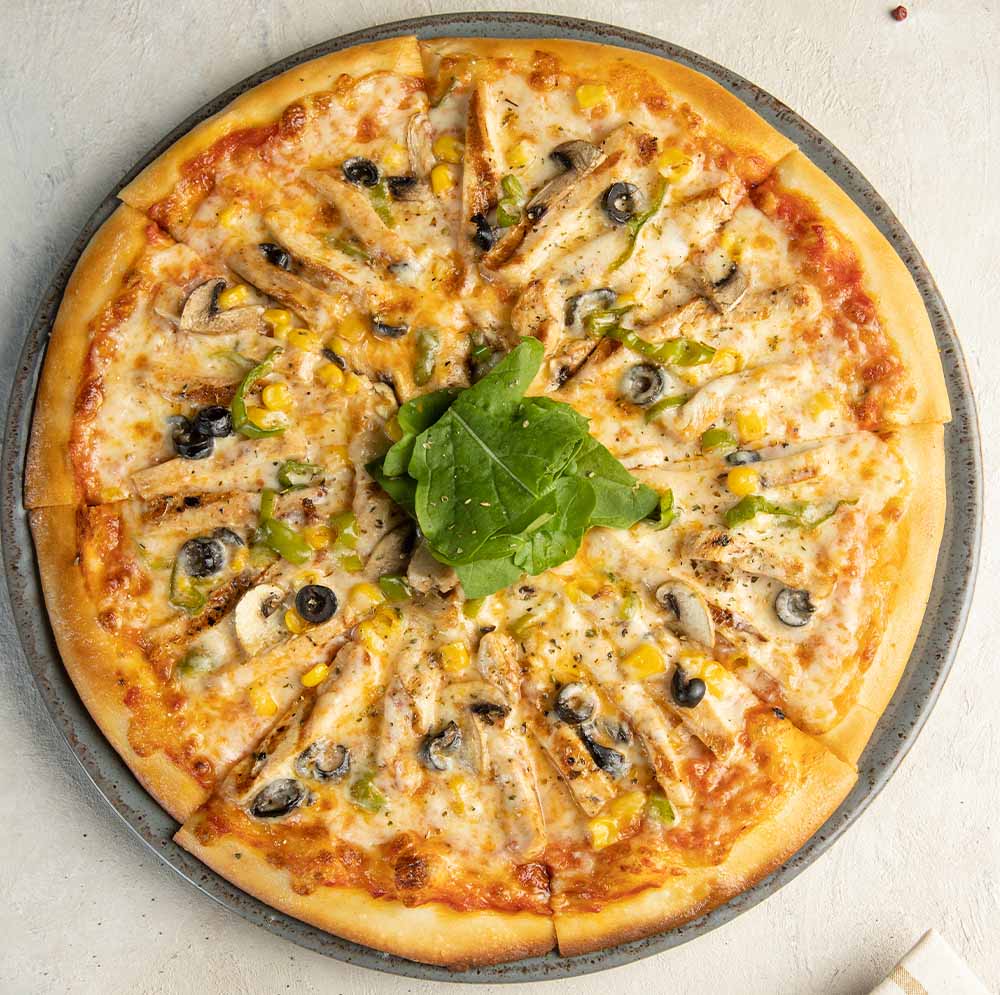 Tavuklu Sezar Pizza 