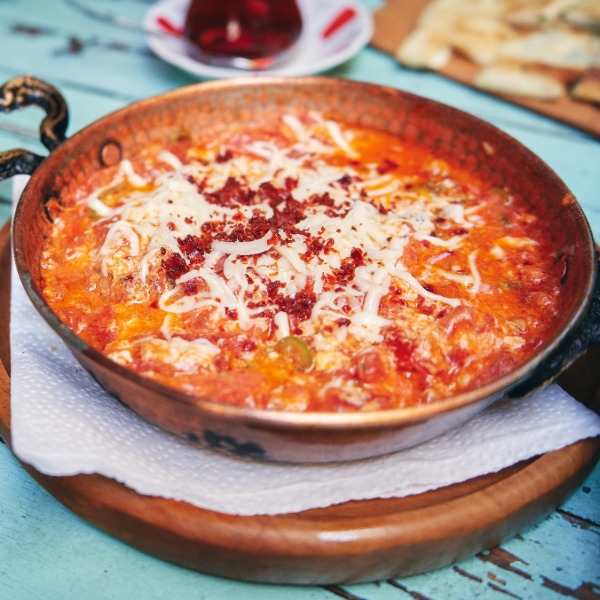 Sucuklu Kaşarlı Menemen 