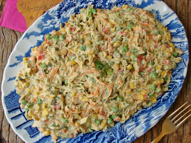 Tavuklu Sebzeli Salata